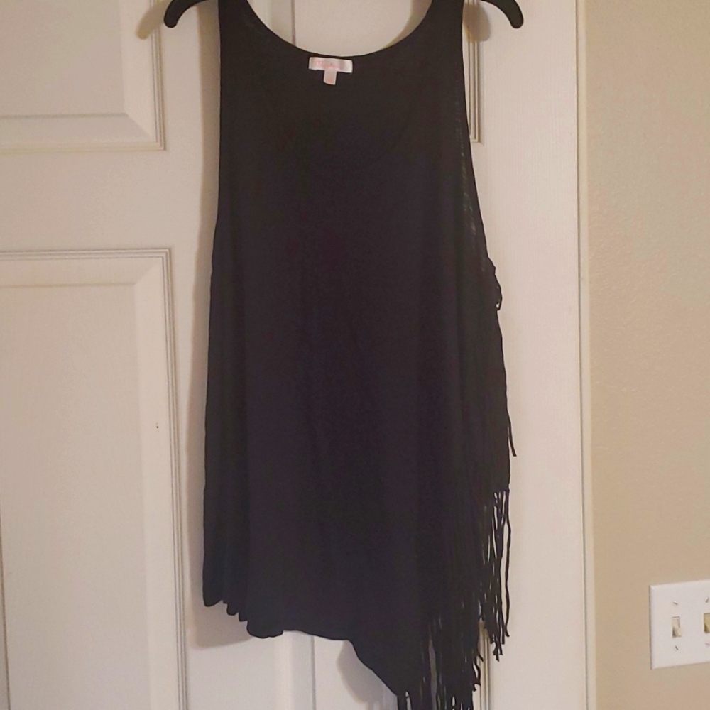 Black fringe tank